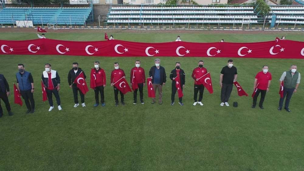 19:19’da İstiklal Marşımızı Coşkuyla Okuduk