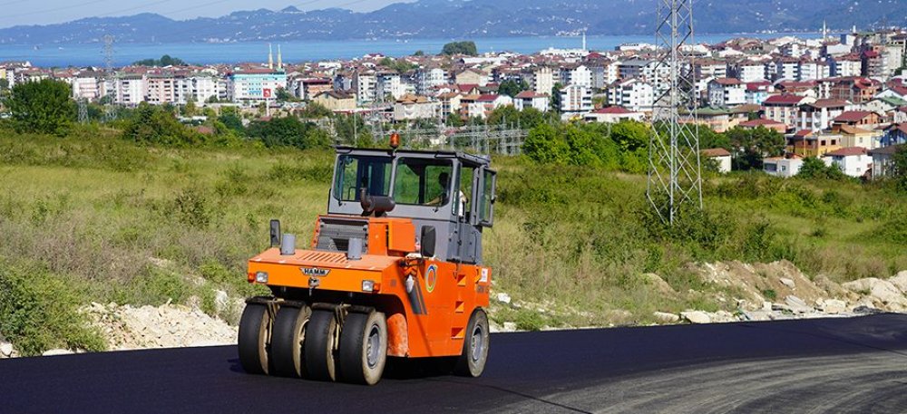 Ardıç Sokağın Konforlu Asfaltı  Eğitimin İlk Güne Yetiştirildi