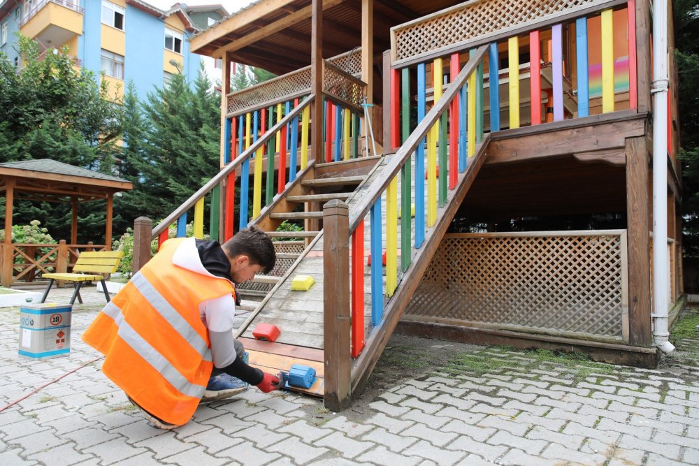 Belediye Ekiplerimiz Okulları Yeni Sezona Hazırladı