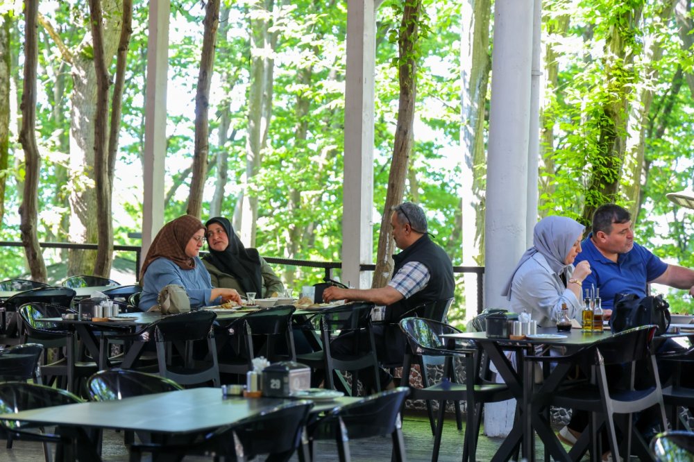 EŞSİZ MANZARA, EŞSİZ LEZZET: ÇERKEZLER TEPESİ AÇIK RESTORANI HİZMETTE