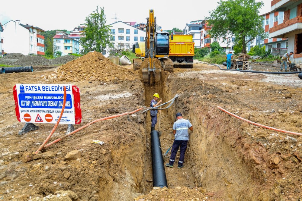 EVKAF MAHALLESİ'NDE YAĞMUR SUYU ALTYAPI ÇALIŞMASI