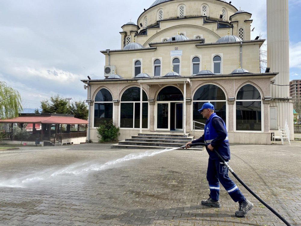 FATSA BELEDİYESİ CAMİİ’LERDE BAYRAM TEMİZLİĞİ YAPIYOR