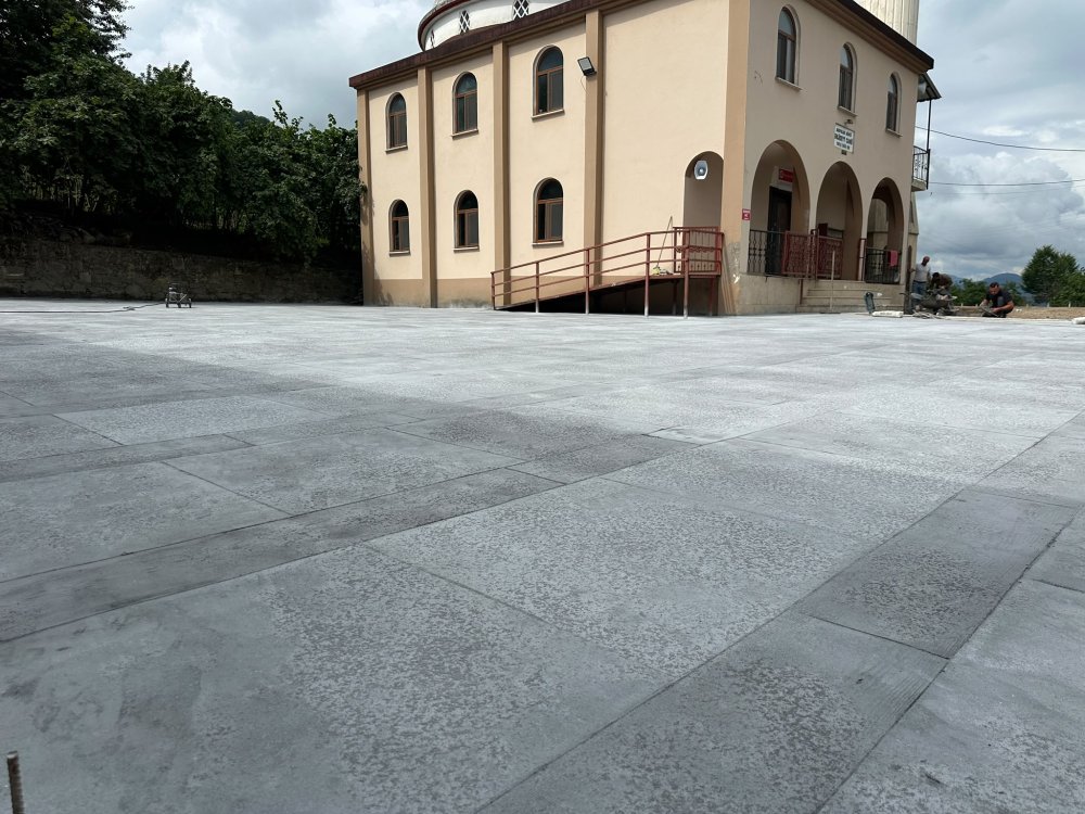 FATSA BELEDİYESİ’NDEN ARPALIK MAHALLESİ’NE BASKI BETON ÇALIŞMASI