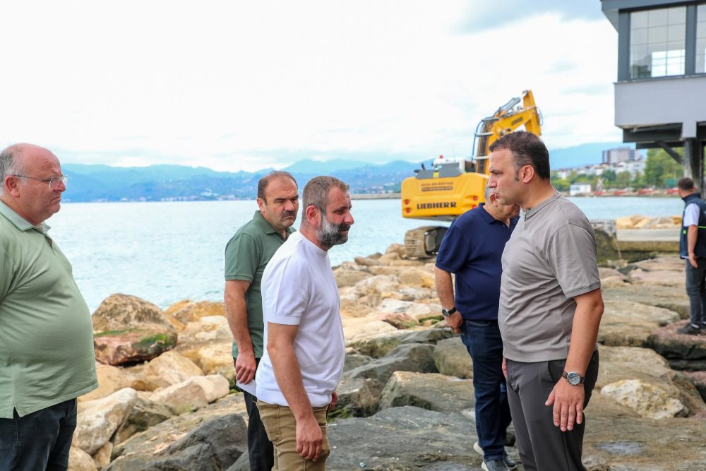 FATSA BELEDİYESİ’NDEN İSKELE KAFE TERASINA GÜVENLİK TAHKİMATI