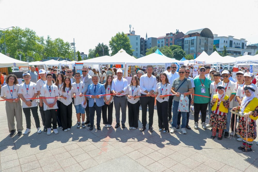 FATSA’DA BİLİM ŞÖLENİ: 4006-C TÜBİTAK BİLİM FUARI FESTİVALİ KAPILARINI AÇTI