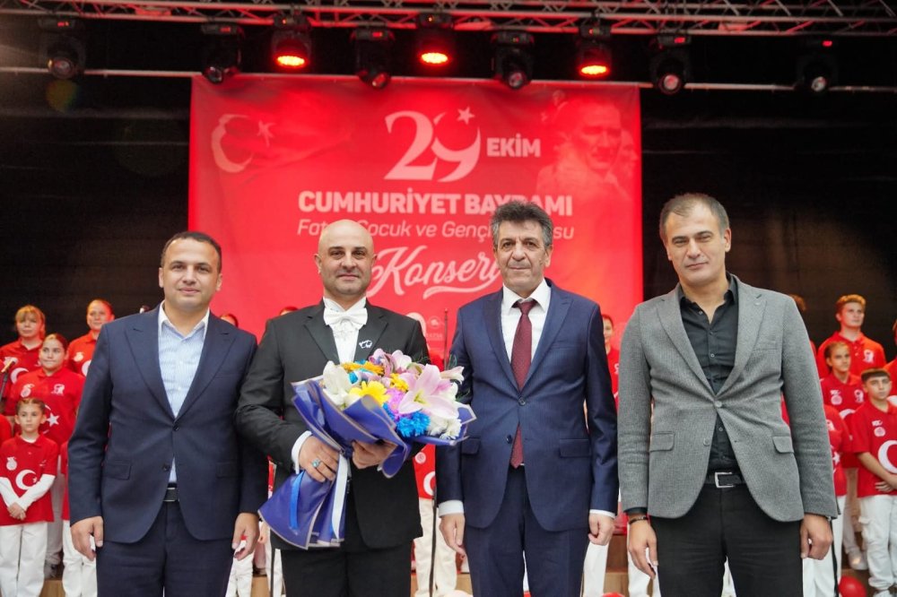 FATSA’DA CUMHURİYET COŞKUSU ÇOCUK VE GENÇLİK KOROSU KONSERİYLE TAÇLANDI