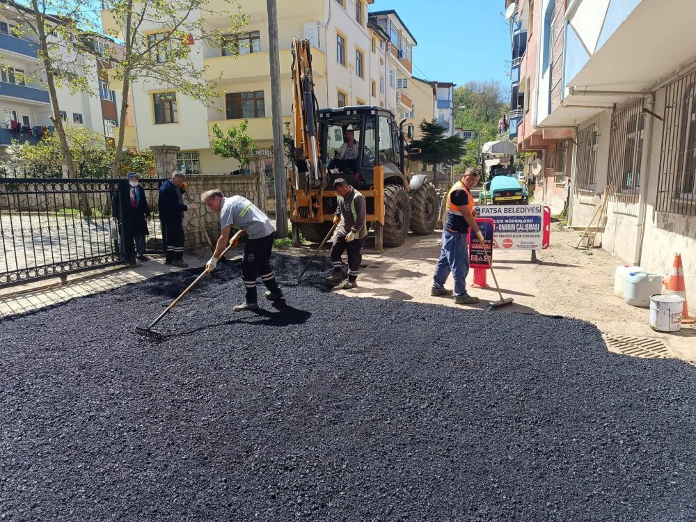 FATSA’DA YOL BAKIM ONARIM ÇALIŞMALARI DEVAM EDİYOR