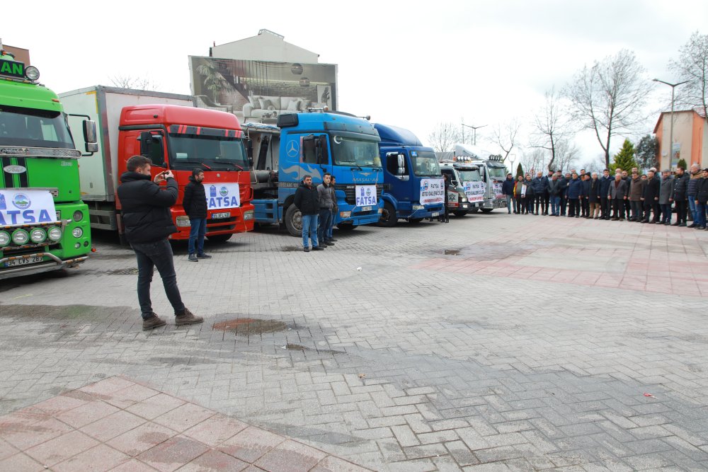 FATSA’DAN DEPREM BÖLGESİNE GÖNDERİLEN YARDIMLAR KESİNTİSİZ DEVAM EDİYOR