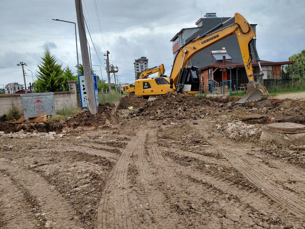 FATSA’ HAL BÖLGESİNDE ALTYAPI ÇALIŞMALARI HIZ KESMEDEN DEVAM EDİYOR