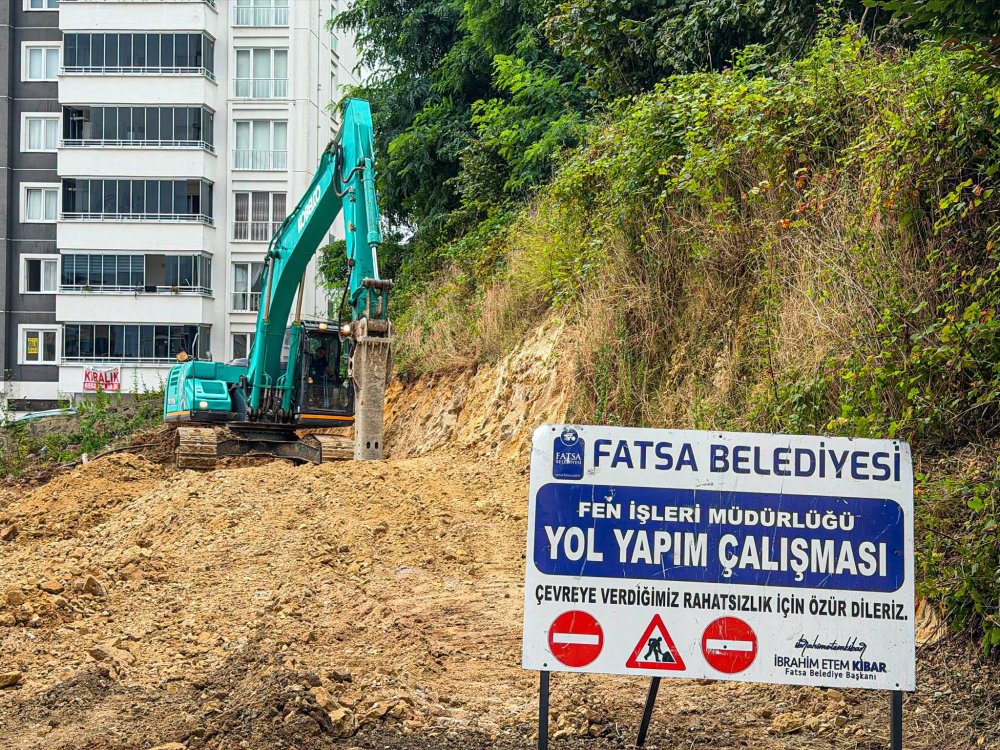 FATSA’NIN DÖRT BİR YANINDA YOL VE ALTYAPI ÇALIŞMALARI SÜRÜYOR