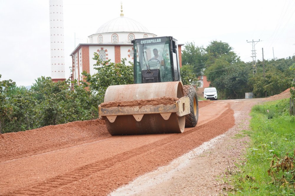 Kırsal Mahallelerde 10 Kilometre Yol Daha Asfalta Kavuşuyor