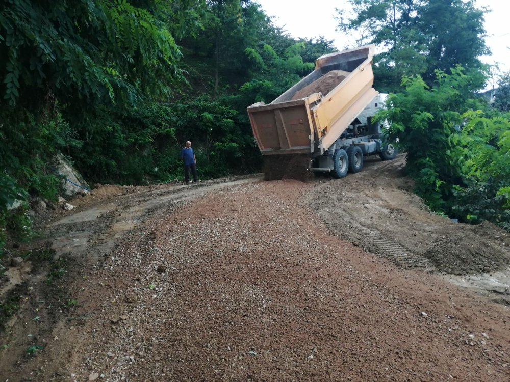 KIRSAL MAHALLELERDE YOL GÜVENLİĞİ İÇİN ÇALIŞMALAR DEVAM EDİYOR