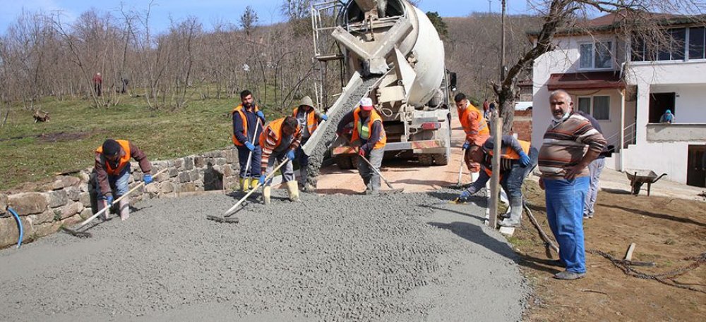 Küpdüşen Mahallesinde Asırlık Beton Yol Çalışması