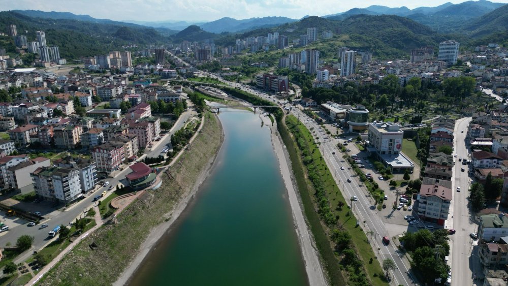 "YENİ DÖNEMDE ELEKÇİ IRMAĞI ÜZERİNE GÜZEL BİR KÖPRÜ DAHA YAPACAĞIZ"