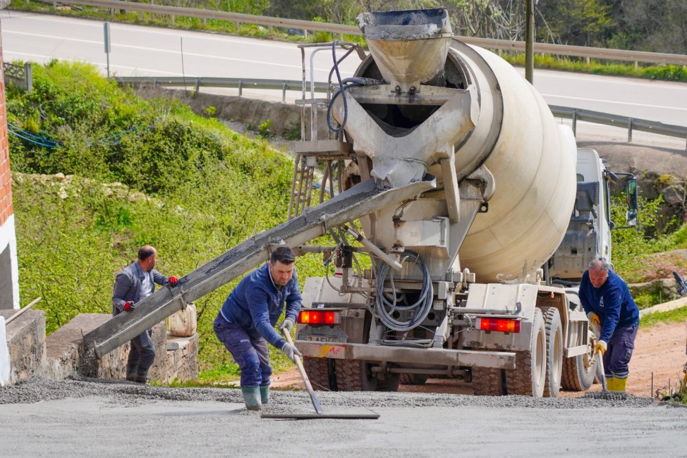 SEFAKÖY’E MODERN DOKUNUŞ: BETON YOL ÇALIŞMASI TAMAMLANDI