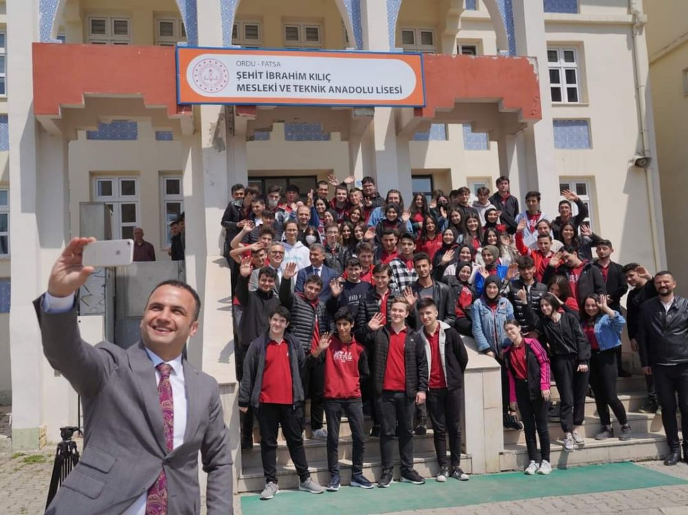 Şehit İbrahim Kılıç Mesleki Ve Teknik Anadolu Lisemizle Gurur Duyuyoruz”