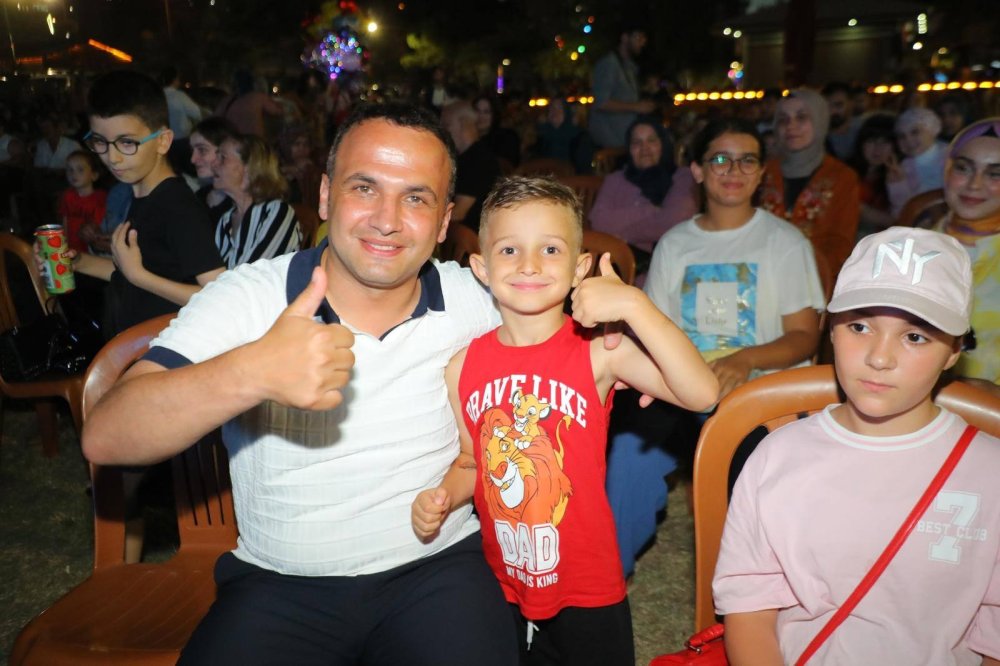 ÇINAR FESTİVALİ YAZLIK SİNEMA ETKİNLİĞİYLE BAŞLADI UZUNKUM’DA NOSTALJİ DOLU BİR YAZ AKŞAMI